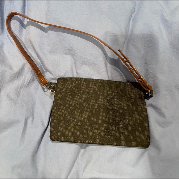 Micheal Kors pull chain bag - Picture 3 of 5